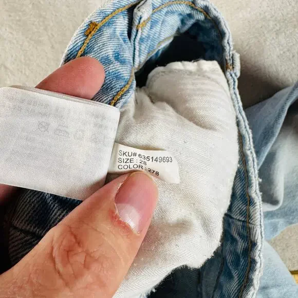 Abercrombie & Fitch Jeans Womens 28/6 Light Wash Blue Denim Distressed Mom Jean - Picture 4 of 12